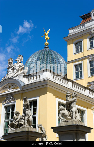 Deutschland Sachsen Dresden Glas-Kuppel der Kunstakademie auf der Brühlschen Terrasse von barocken Coselpalais Palast in Neumarkt Quadrat Stockfoto