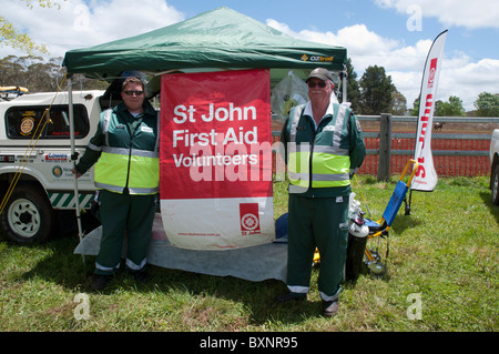 St John Ambulance Brigade Freiwilligen beim jährlichen Ebor camp Entwurf-Wettbewerb in der Nähe von New-South.Wales Armidale Stockfoto