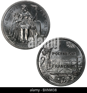 Neukaledonien - alte 2-Frank-Münze mit sitzender Marianne-Münze auf der Obverse und polynesischer Szene auf der Rückseite Stockfoto