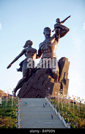 : Senegal Dakar The African Renaissance-Denkmal ist eines der größten Statuen der Welt (49 Meter Höhe) Stockfoto