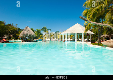 Hotel Pool in Kuba Stockfoto