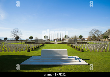 Weitwinkel-Objektive Blick auf Soldatenfriedhof Cassino, WW II (1939-1945) britischen Alliierten Soldatenfriedhof. Stockfoto