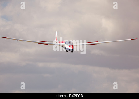 Alexander Schleicher FRAGEN 13 Segelflugzeug der Kreuzfahrer Gliding Club, Kingsfield, Dhekelia, Zypern im Landeanflug Stockfoto