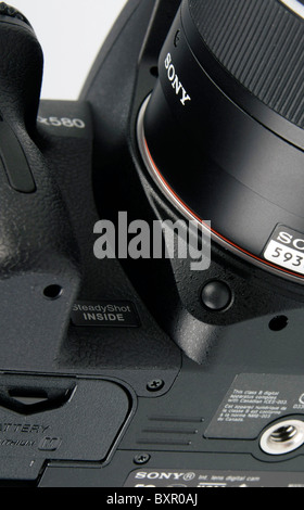 Sony Alpha 580 Kamera (2010) - digitale SLR - Schärfentiefe-Vorschau oder Stop gedrückt Stockfoto