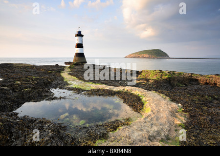 PENMON LEUCHTTURM ANGLESEY NORTH WALES, VEREINIGTES KÖNIGREICH Stockfoto