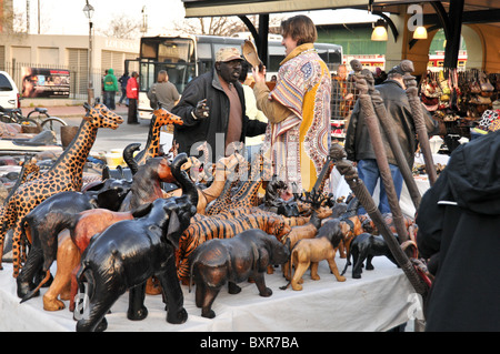 African importiert Anbieter in French Market, French Quarter, New Orleans, Louisiana Stockfoto