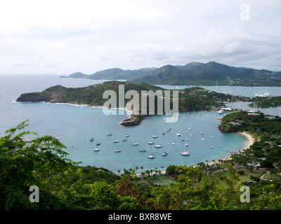 Mit Blick auf English Harbour von Shirley Heights in den frühen Abendstunden Antigua West Indies Karibik Stockfoto