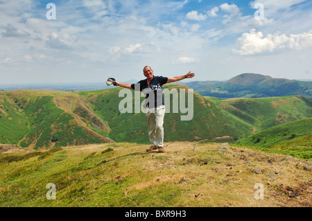 Schauspieler Pete Postlethwaite auf Das Longmynd in Church Stretton, Shropshire, England, Großbritannien Stockfoto