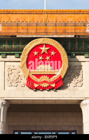 Symbol auf der Vorderseite des großen Saals der Menschen, Platz des himmlischen Friedens, Peking, China Stockfoto