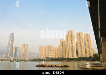 Hochhäuser, Hong Kong. Bitte klicken Sie für weitere Informationen. Stockfoto