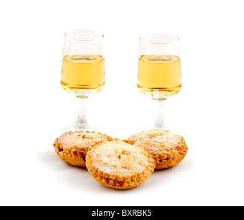 Hausgemachte Mince Pies und zwei Gläser Amontillado Sherry, UK Stockfoto