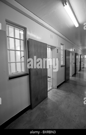 Ehemaliges Gefängnis Flügel & Zellen wo Nelson Mandela auf Robben Island, Cape Town, Südafrika fand Stockfoto