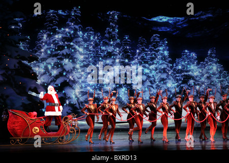 "Schlittenfahrt" Szene - die Radio City Music Hall Weihnachts-spektakuläre Show in New York City 2010 Stockfoto