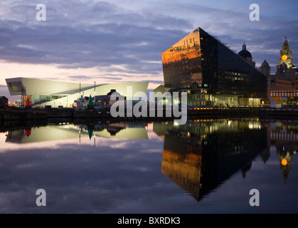 Die Skyline von Liverpool City Centre und Docks, Merseyside, UK Stockfoto