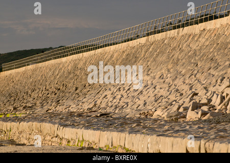 Ufermauer in St Ouen, Jersey Stockfoto