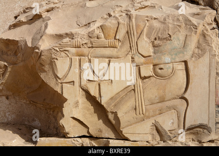 Nahaufnahme der Erleichterung des Nil Gottes am Tempel von Ramses II in der Nähe der Tempel von Sethos ich an Abydos, Ägypten Stockfoto