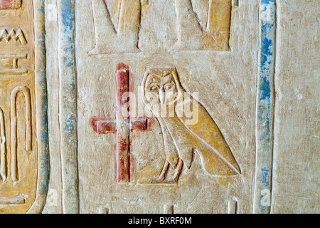 Nahaufnahme von geschnitzten Hieroglyphen in die Tempel von Ramses II in der Nähe der Tempel von Sethos ich an Abydos, Ägypten Stockfoto