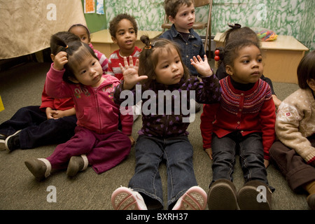 Kindergarten und Pre-K-Programm im Stadtteil sehr multikulturellen Kensington in Brooklyn, New York. Stockfoto