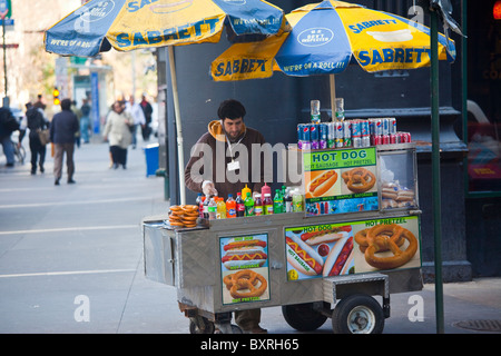 Hot Dog Wagen in Manhattan, New York City Stockfoto