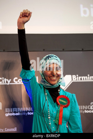 Salma Yaqoob, abgebildet bei den Wahlen ist ein Stadtrat für Sparkbrook, Birmingham und der Führer der Partei Respekt. Stockfoto