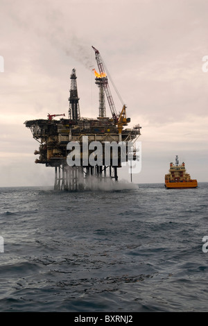 vierziger Jahre Delta Oil Rig Stockfoto