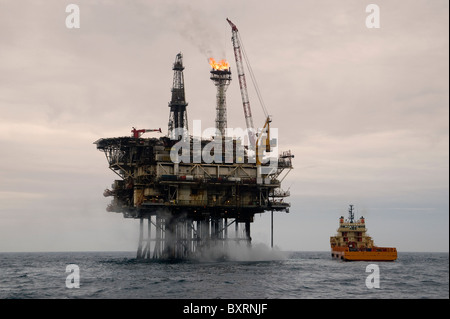 vierziger Jahre Delta Oil Rig Stockfoto