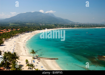 Dominikanische Republik, Puerto Plata, Playa Dorada und Monte Isabel De La Torre, Blick auf Strand Stockfoto