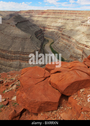 Pennsylvanian Hermosa Bildung und San Juan River, Goosenecks State Park, Utah, Vereinigte Staaten von Amerika, Nordamerika Stockfoto