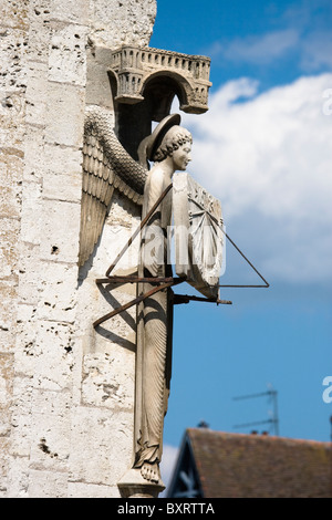 Frankreich, Loire, Chartres, Notre-Dame De Chartres, Engelsstatue Stockfoto