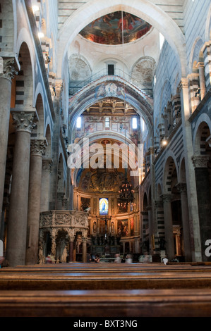 Innenansicht der Kathedrale von Pisa. Piazza dei Miracoli, Pisa, Italien. Stockfoto