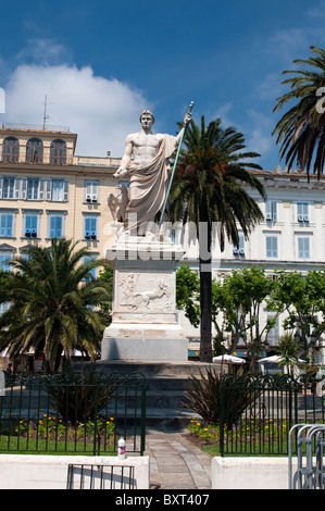 Statue von Napoleon Bonaparte auf dem Platz Saint-Nicolas in Bastia. Korsika, Frankreich. Stockfoto