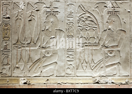 Relief aus Heiligtum innerhalb der Tempel von Sethos arbeite ich bei Abydos, alten Abdju, Niltal Ägyptens Stockfoto