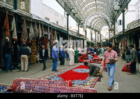 Teppich-Souk auf Rue des Konsuln in der Medina, Rabat, Marokko Stockfoto