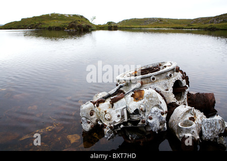 Einer der beiden Motoren des USAAF B-24 Liberator 42-95095, der nach dem Zweiten Weltkrieg 1945 auf dem Heimweg in die USA in die Fairy Lochs stürzte. Stockfoto