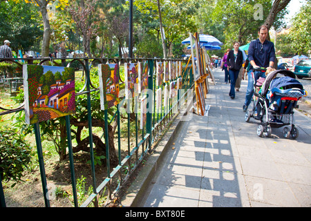 Frau, Samstag Basar in San Jacinto Plaza, San Angel, Mexiko-Stadt, Mexiko Stockfoto