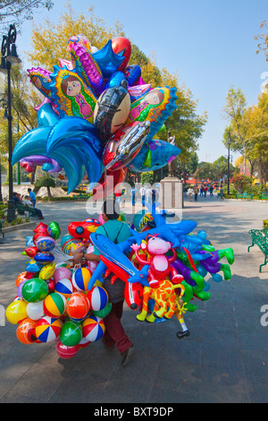 Ballon-Verkäufer in Hidalgo Plaza in Coyoacán, Mexiko-Stadt Stockfoto