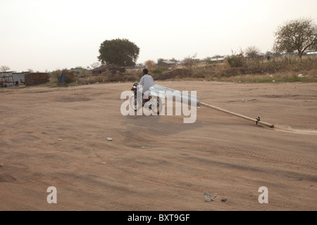 JUBA, Südsudan, 8. Dezember 2010: Gudale West, ein neu besiedelten Gebietes bevölkert von Southern Sudan Rückkehrer Stockfoto