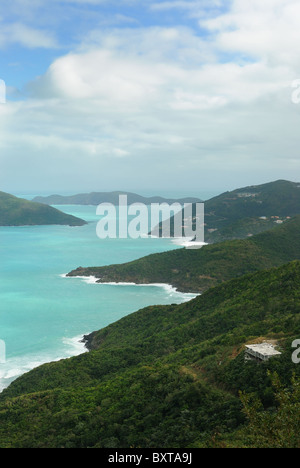 Tropische Landschaft in Tortola, einer karibischen Insel. Stockfoto