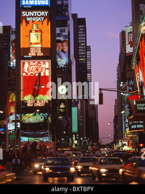 Times Square an der Dämmerung, Manhattan, New York, New York Staat, Vereinigte Staaten von Amerika Stockfoto