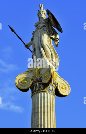 Statue der Athena am Eingang der Akademie Gebäude in Athen Stockfoto