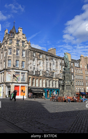 Edinburgh, Herbst, die Royal Mile, Parliament Square West Stockfoto