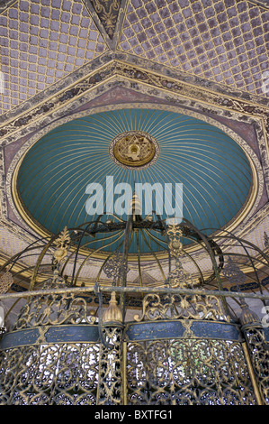 Sadirvan (Sblution Brunnen) im Innenhof der Hagia Sophia, Istanbul, Türkei. Stockfoto