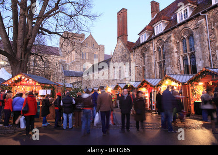 Winchester Weihnachtsmarkt, Winchester Cathedral Stockfoto