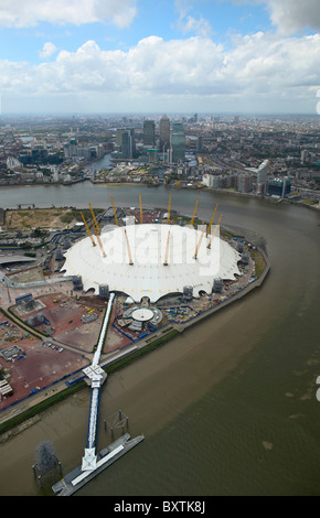 Millennium Dome auf der Greenwich Peninsula und Canary Wharf London Docklands UK. Stockfoto