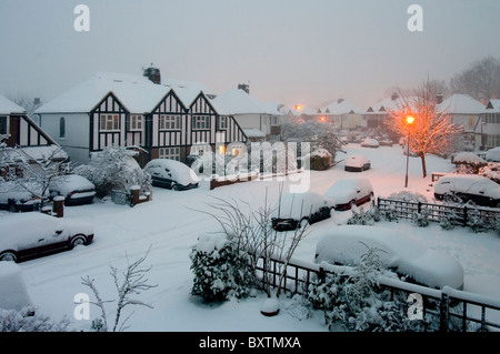 Surrey, Haus im Schnee Stockfoto