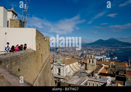 Europa, Italien, Neapel, Stadtbild, Vesuv, Castel Sant Elmo Stockfoto