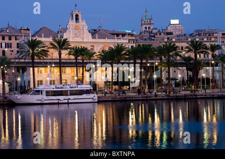 Europa, Italien, Ligurien, Genua Palazzo San Giorgio Dämmerung Stockfoto