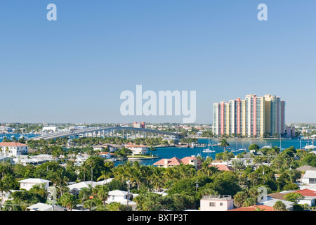 USA, Palm Beach Shores, Singer Island, Riviera Beach, Brücke über intercoastal vom Festland Stockfoto