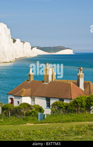 Die Seven Sisters Klippen, die Küstenwache Hütten South Downs Way, South Downs Nationalpark, East Sussex, England, UK, GB Stockfoto