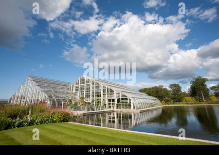 Bicentennial Gewächshaus an RHS Garden Wisley, Surrey, England, Vereinigtes Königreich. Foto: Jeff Gilbert Stockfoto